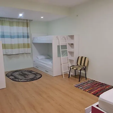 Spacious Urban Nest דירה *